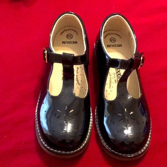 New Footmates shoes size 13 1/2 - Picture 1 of 3